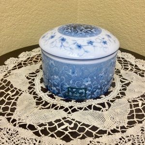 Wilshire Porcelain Blue Jar with Lid